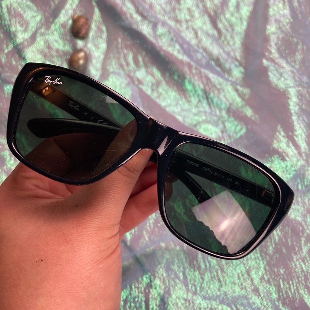 ✨Y2k era semi cat eye black Ray-Ban sunglasses✨